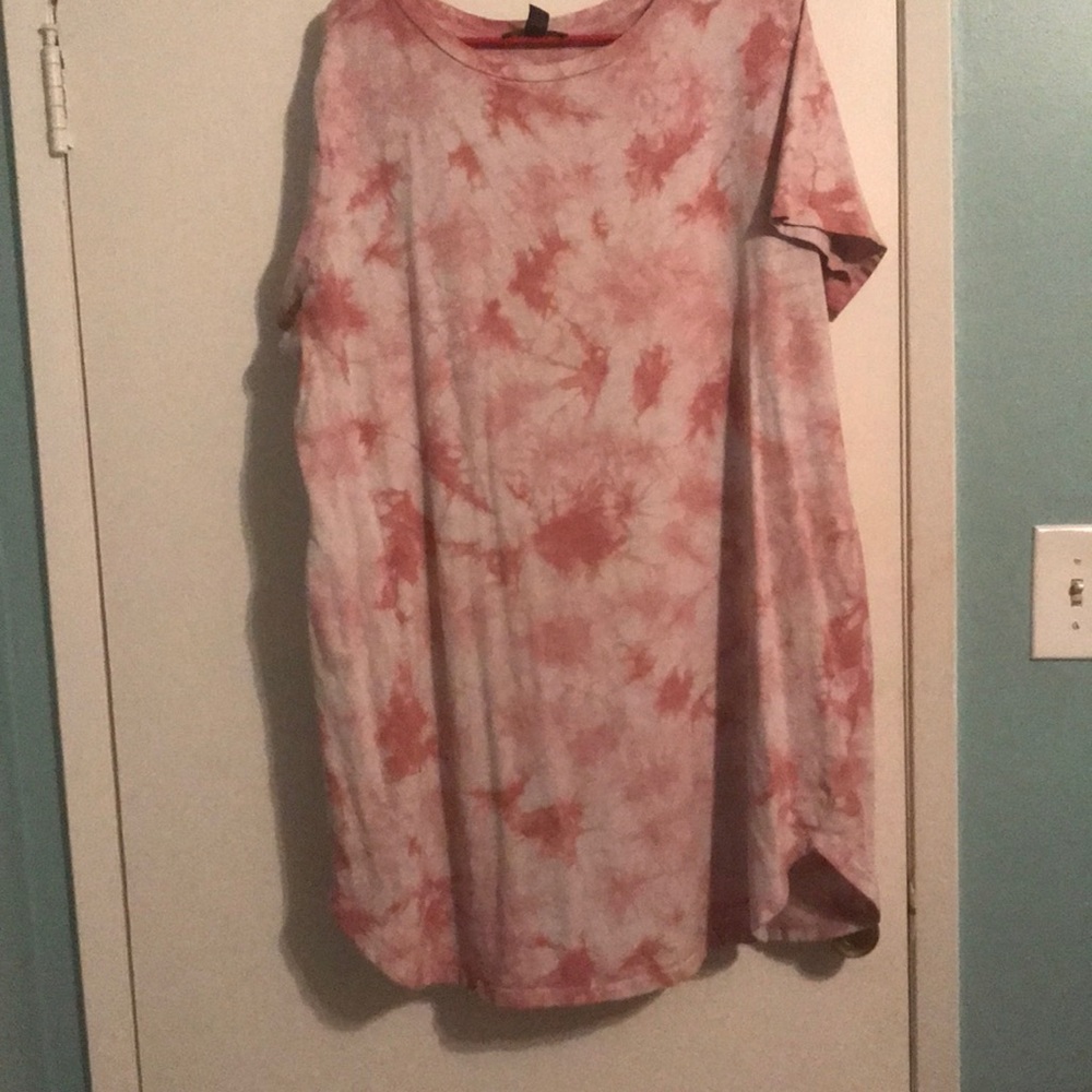 Pink marble pattern top